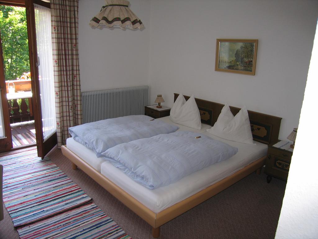 Gaestehaus Sonnenwinkel - Villa Roesler Saint Wolfgang Pokoj fotografie